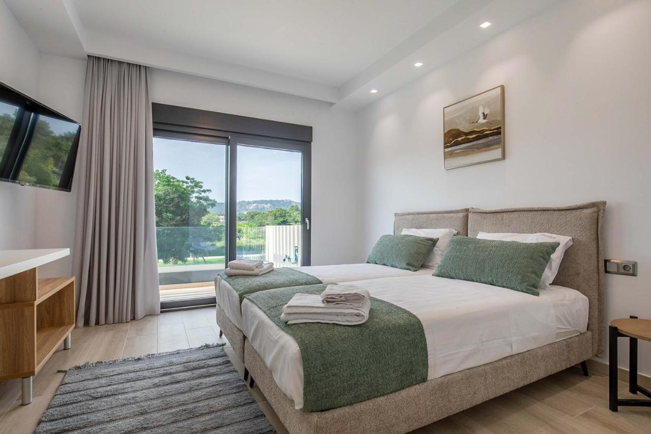 Armonia Luxury Villa 이알리소스 외부 사진
