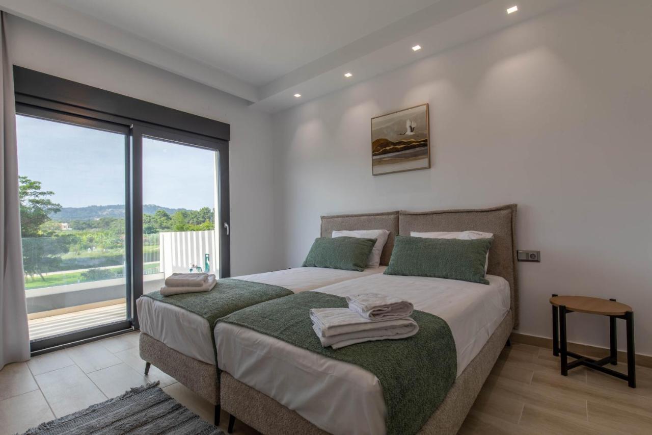 Armonia Luxury Villa 이알리소스 외부 사진
