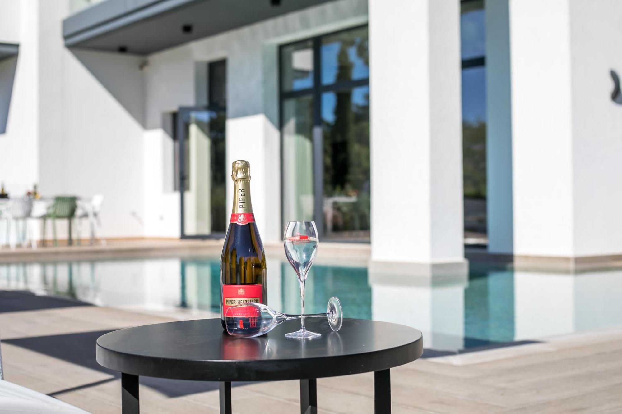 Armonia Luxury Villa 이알리소스 외부 사진